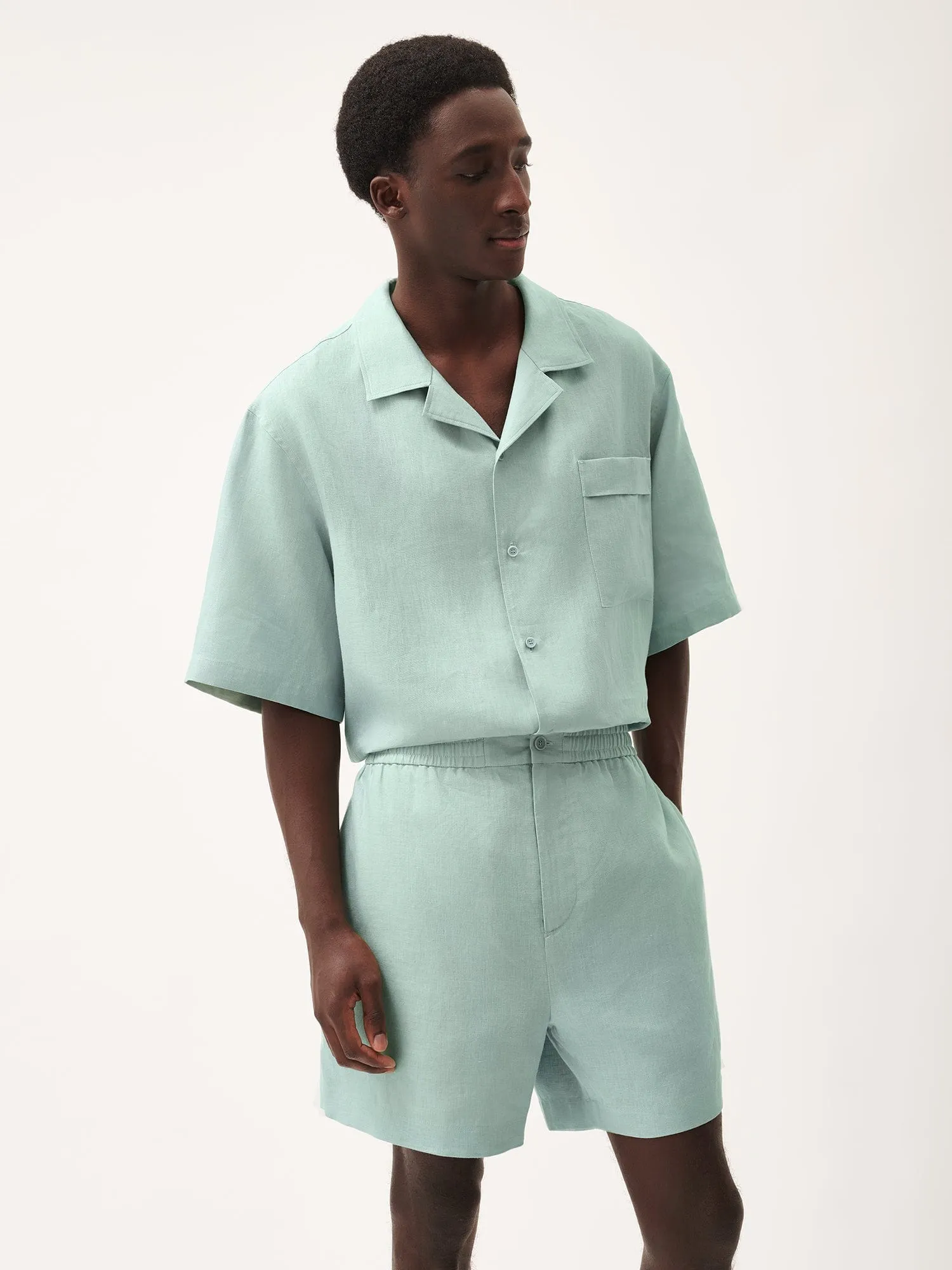 Mens DNA Aloe Linen Mid Length Shorts—eucalyptus blue
