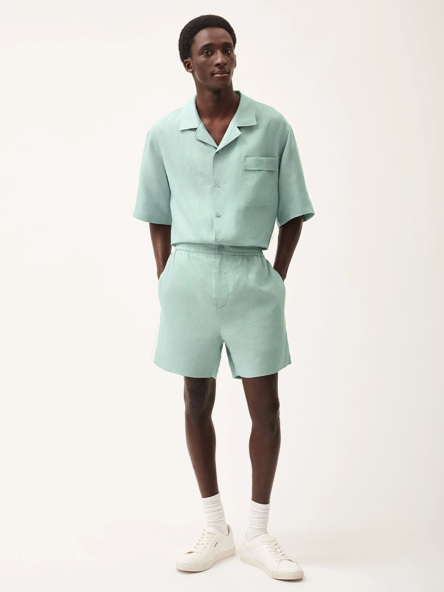 Mens DNA Aloe Linen Mid Length Shorts—eucalyptus blue