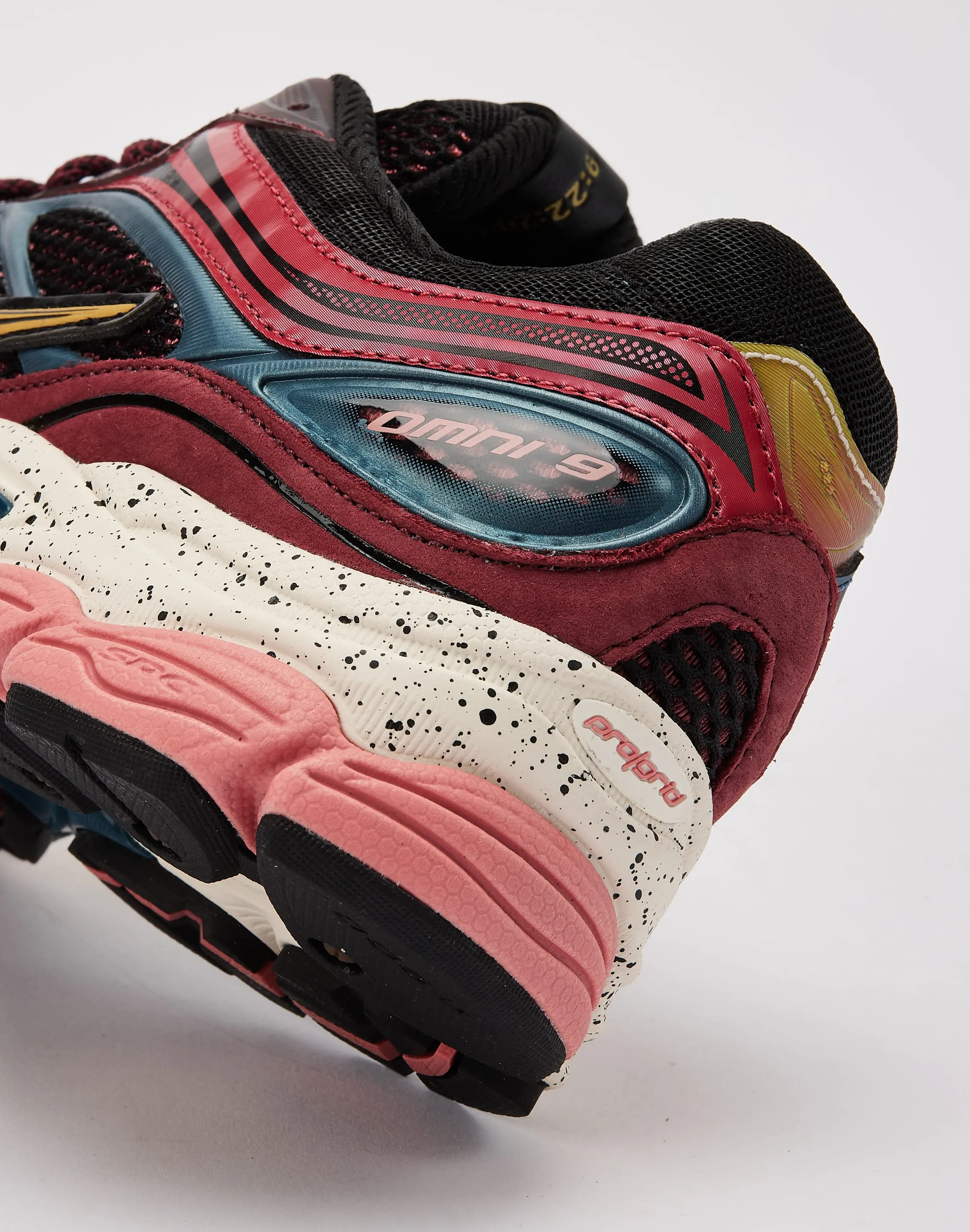 Saucony ProGrid Omni 9