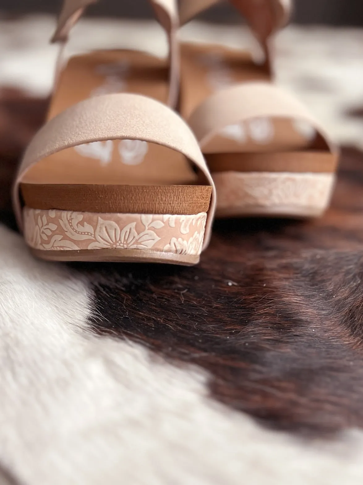 Very G Rich Nude Flower Wedge