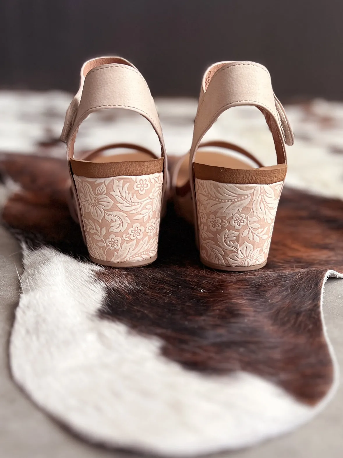 Very G Rich Nude Flower Wedge