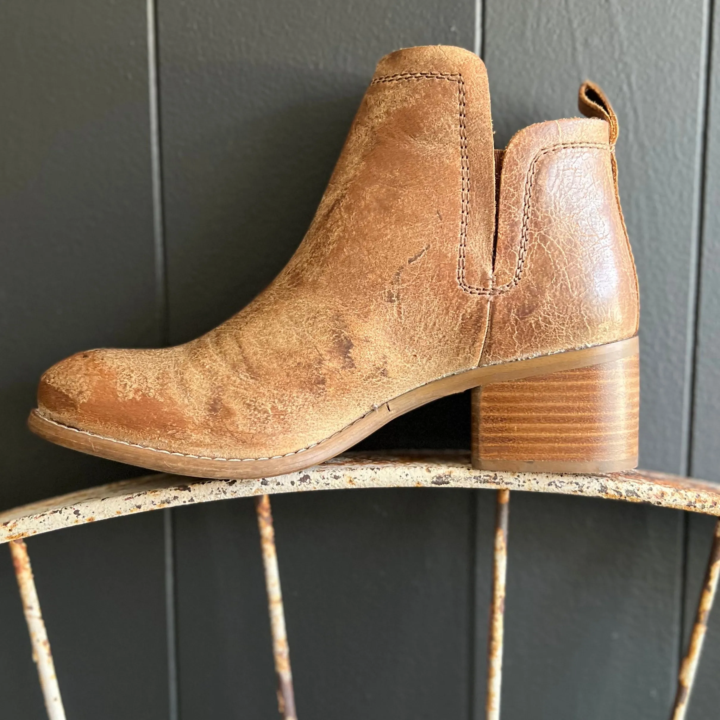 Win Doe Tan Booties*