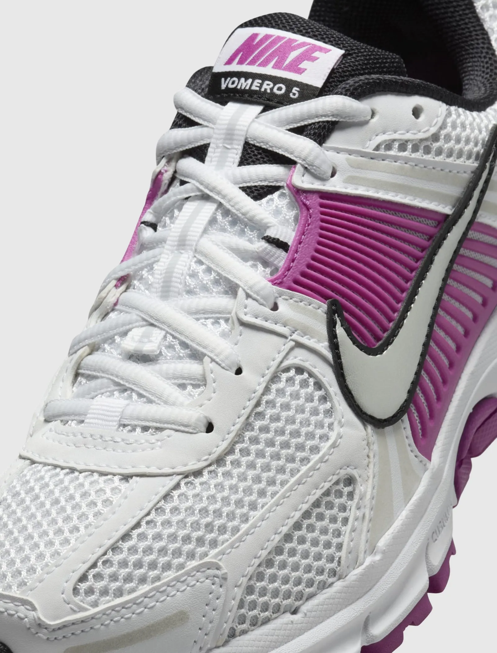 WOMEN'S NIKE ZOOM VOMERO 5 HOT FUCHSIA