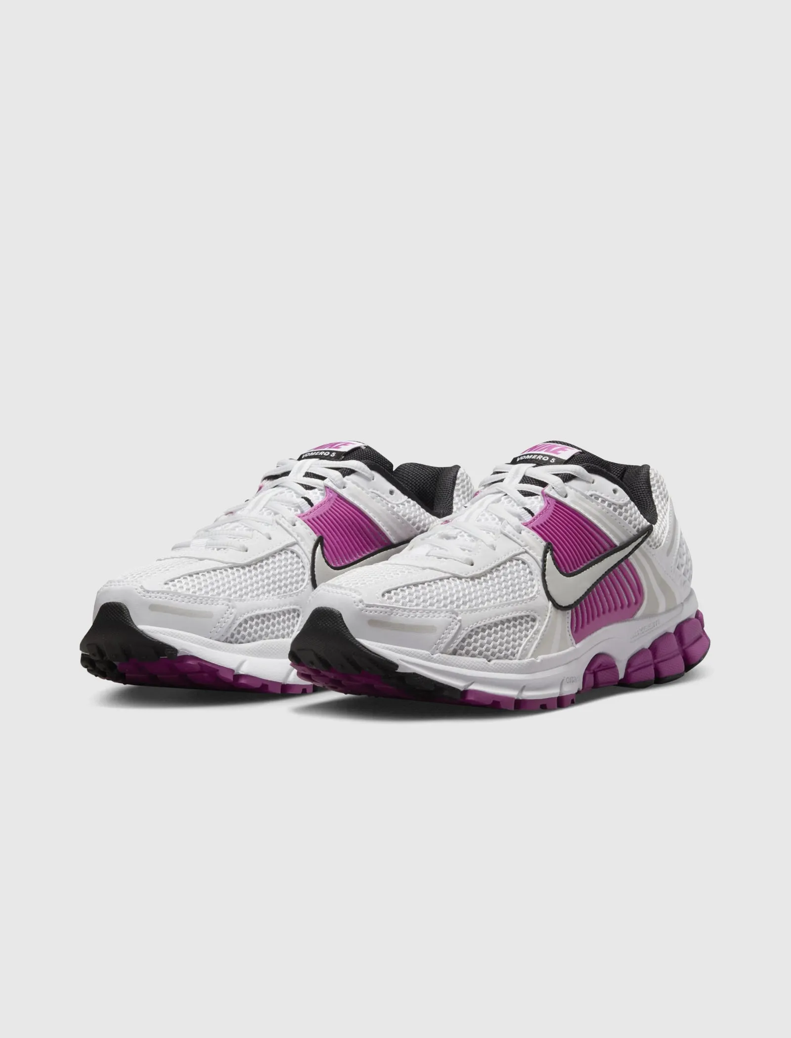 WOMEN'S NIKE ZOOM VOMERO 5 HOT FUCHSIA
