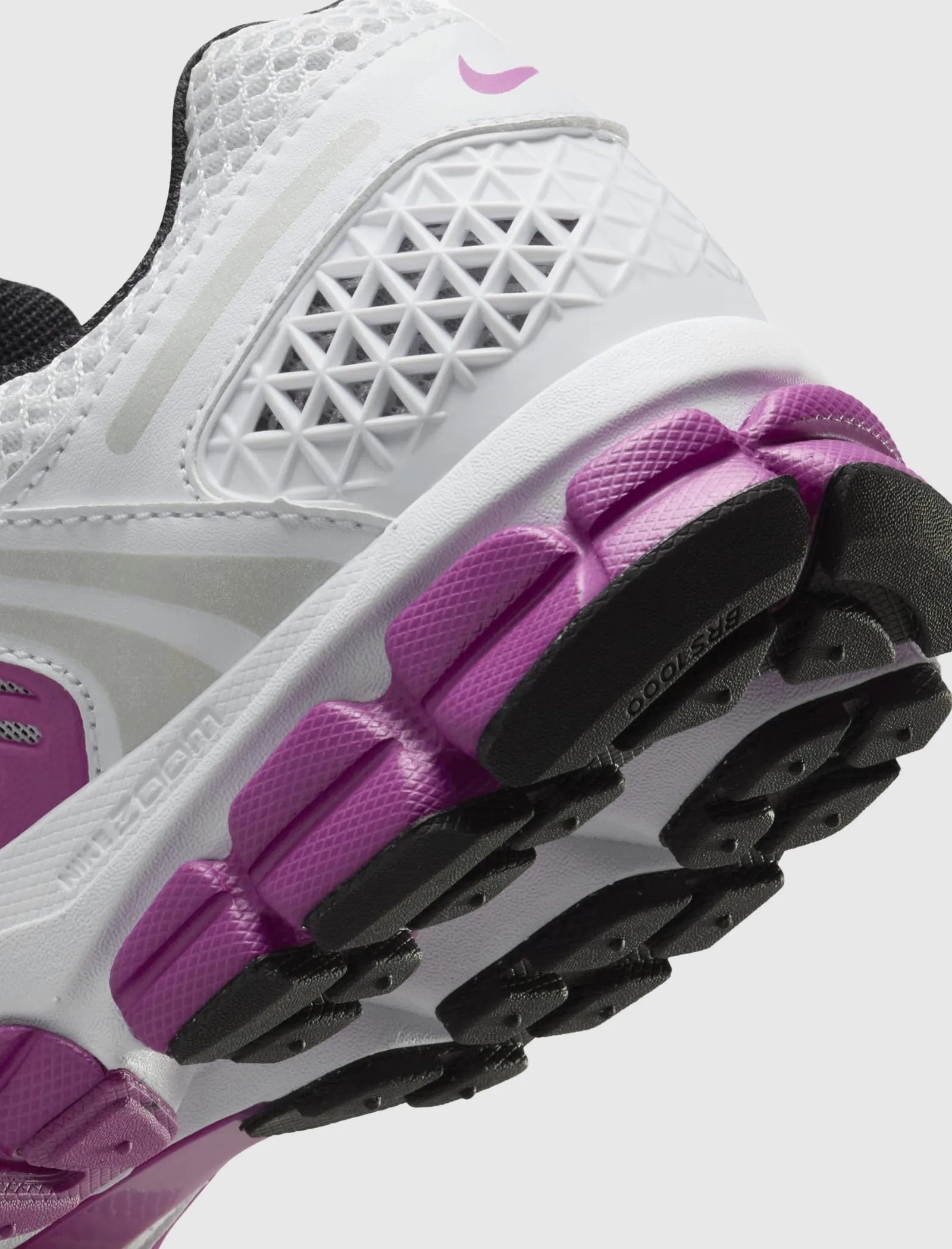 WOMEN'S NIKE ZOOM VOMERO 5 HOT FUCHSIA